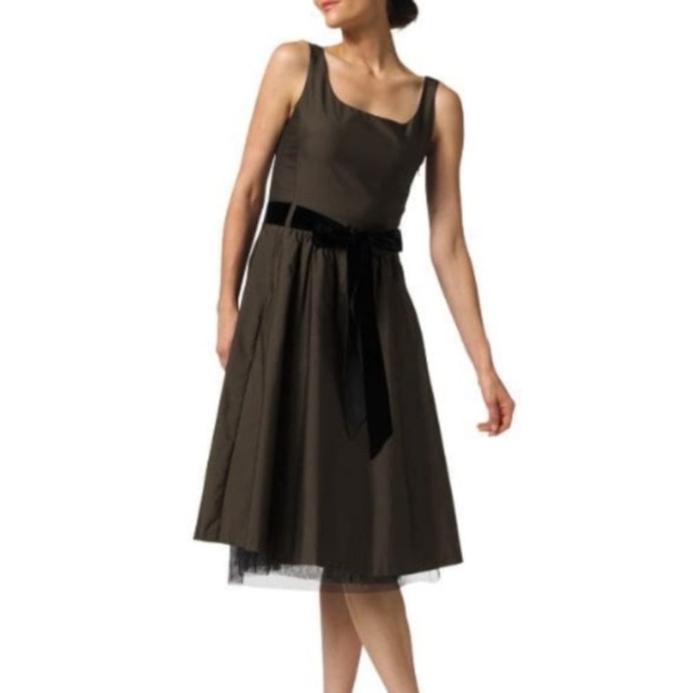 Beautiful Banana Republic cocktail / party / wedding guest dress, size 2